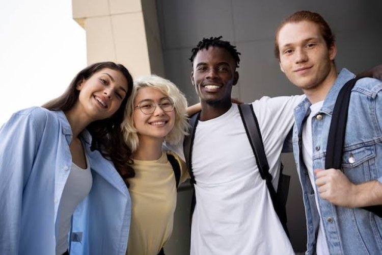 Estudo aponta que dois terços dos jovens recebem até um salário mínimo no 1º emprego