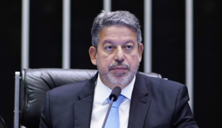Lira inclui na pauta, e Câmara deve votar na quarta projeto que derruba mudanças de Lula no saneamento