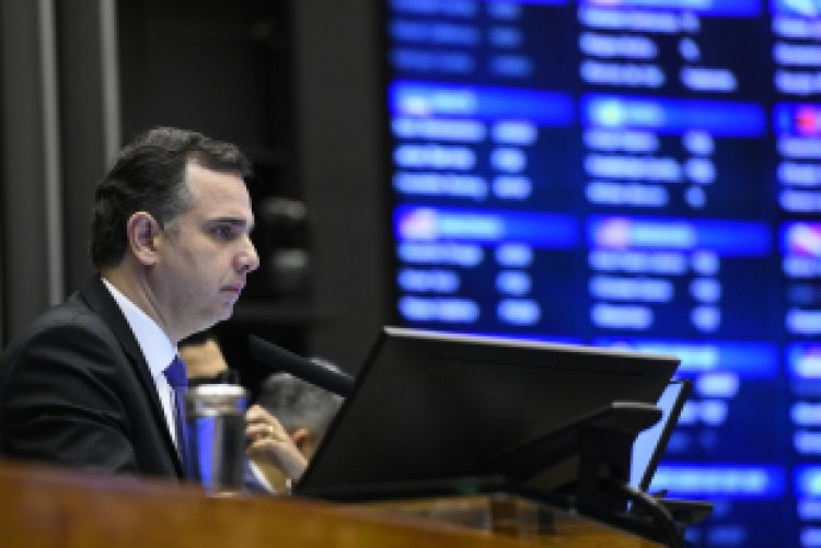Congresso aprova reajuste salarial de 9% para servidores públicos federais