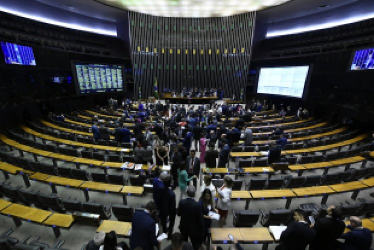 Congresso aprova projeto que viabiliza pagamento do piso da enfermagem
