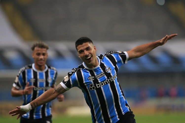 Grêmio vence Gre-Nal na Arena e aumenta crise no Inter
