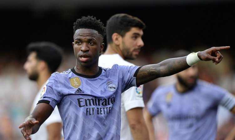 Governo brasileiro cobra atitudes da Espanha, Fifa e La Liga após racismo contra Vini Jr.