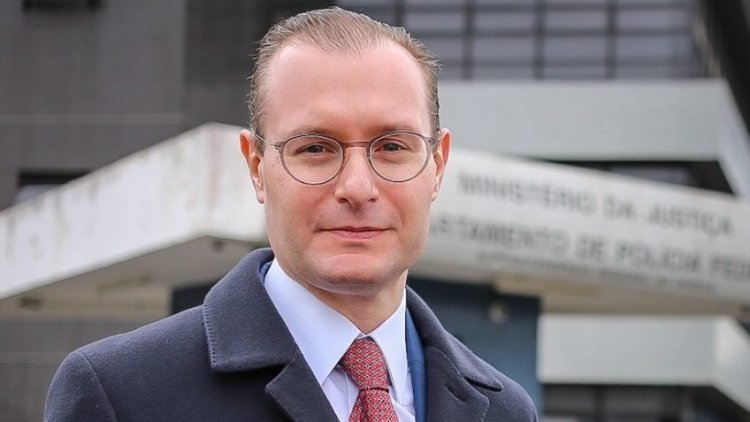 Indicação de Zanin para o STF é publicada no 'Diário Oficial'