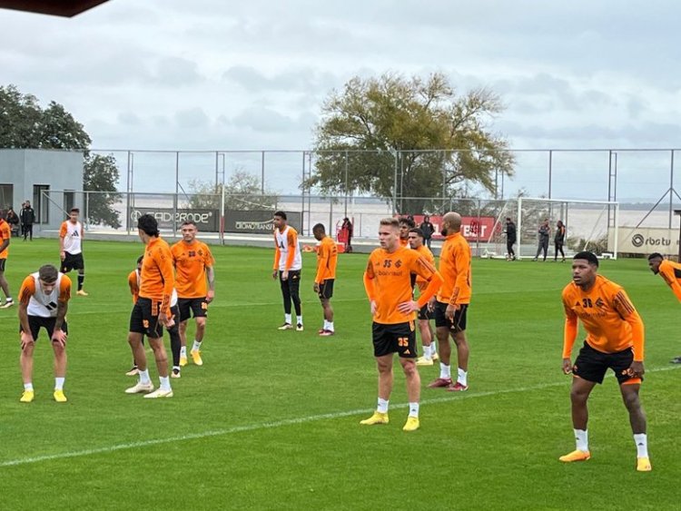 Com Aránguiz e Valencia, Mano comanda coletivo do Inter no Parque Gigante