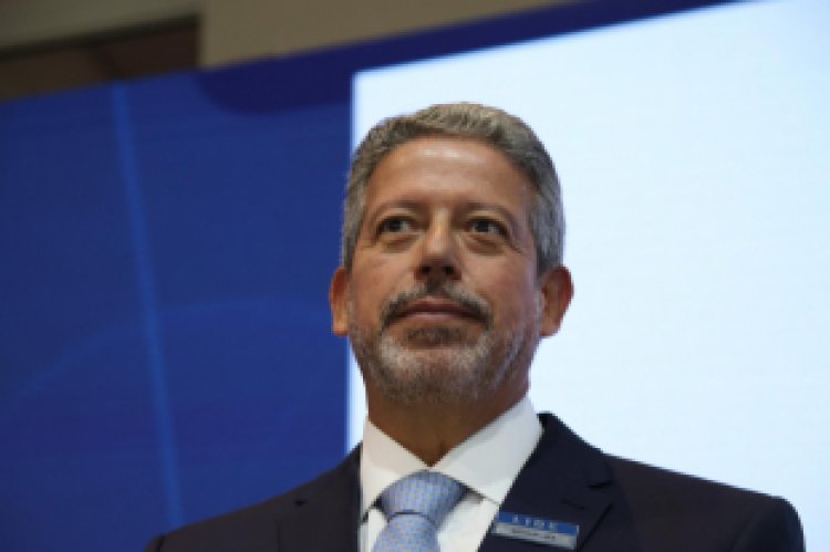 Lira diz que não há data para votar arcabouço na Câmara, mas nega relação com reforma ministerial