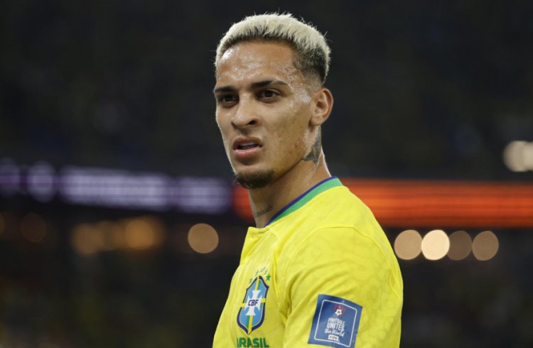 Antony é cortado da seleção brasileira; Diniz define substituto