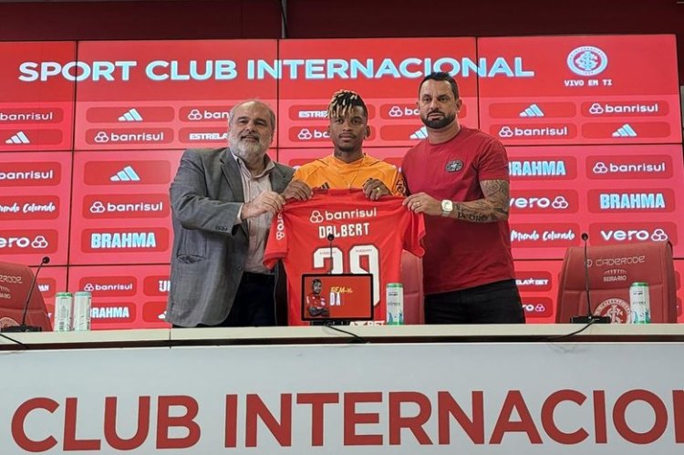 Reforço do Internacional, lateral-esquerdo Dalbert é apresentado