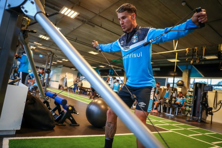 Trabalhos de força marcam último treino do Grêmio antes de enfrentar o RB Bragantino